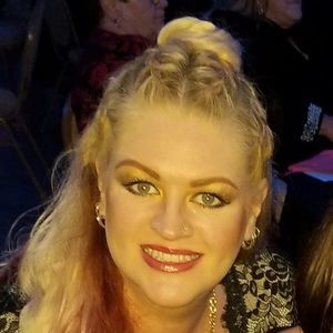 Meet your Posher, Monica